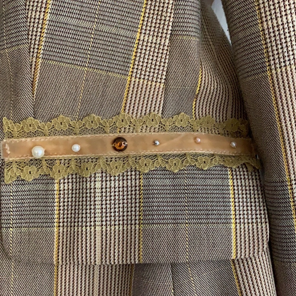 Allen Schwartz Woman’s Plaid Blazer . Size 8 - Picture 2 of 8